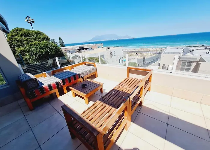 2Whitewaters Bloubergstrand Homestay