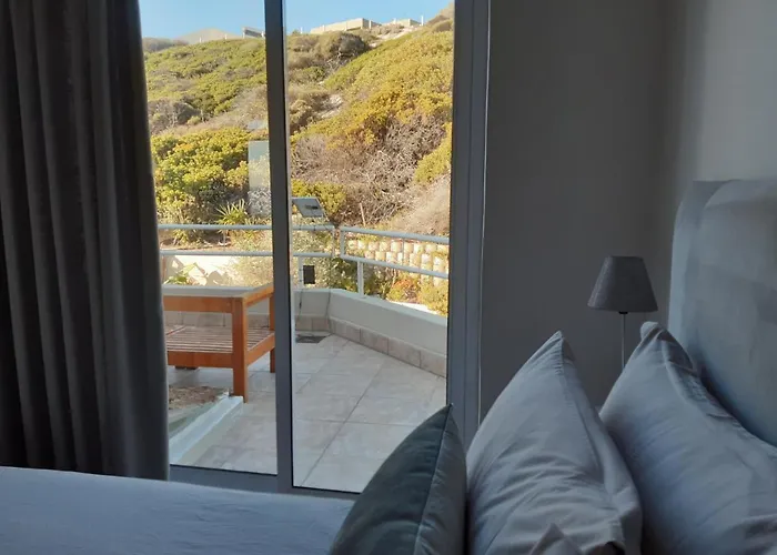2Whitewaters Bloubergstrand Homestay