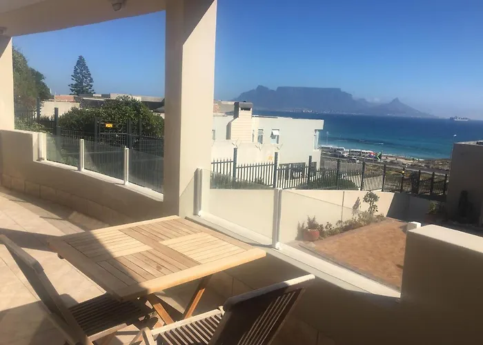 2Whitewaters Bloubergstrand Homestay